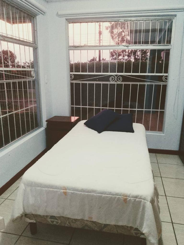 Room in House - Habitacion Y Bano Independientes photo 1
