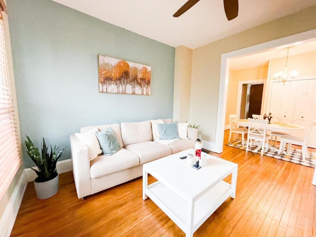 The Firepit Townhouse In Lakewood