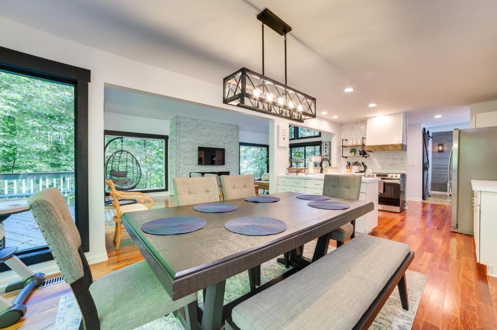 Spacious Harbor Springs Home with Fire Pit and Grill! photo 4