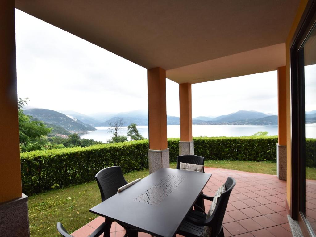 Spacious apartment near Lake Maggiore with pool photo 2
