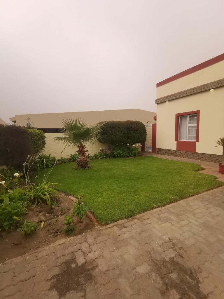 Oasis Self-Catering photo 1