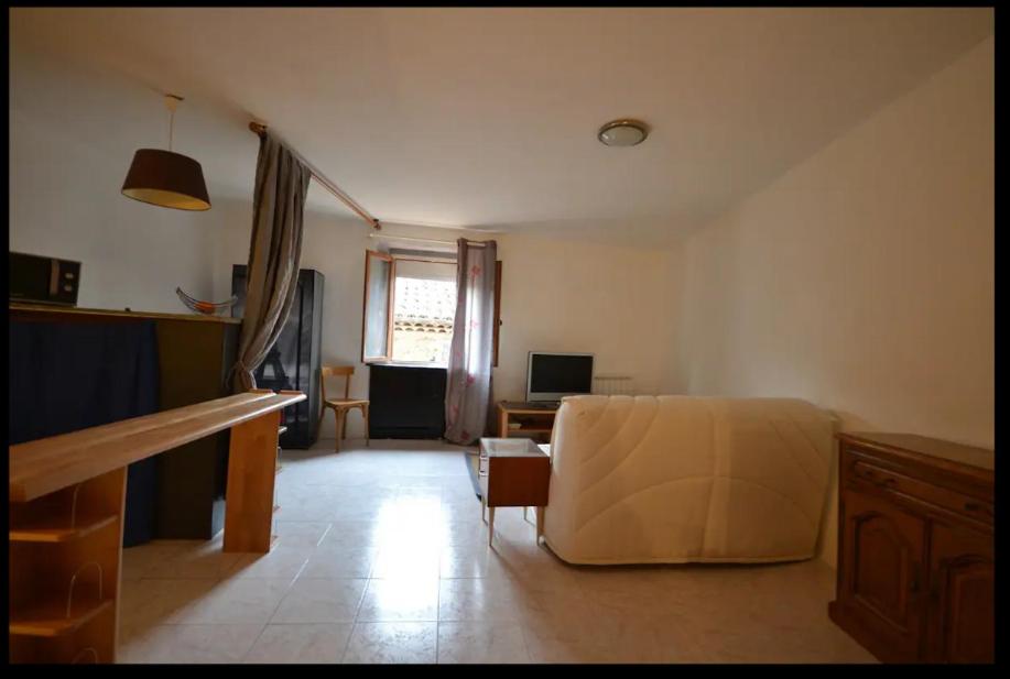 Studio VILLAGE 2ème étage photo 3