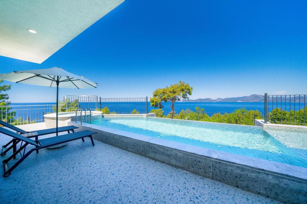 Villa Larissa with Sea View photo 3