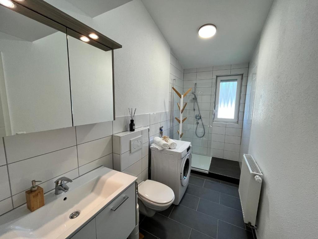 Premium Apartment 75qm 3 Zimmer Küche, Balkon, Smart TV, WiFi photo 1