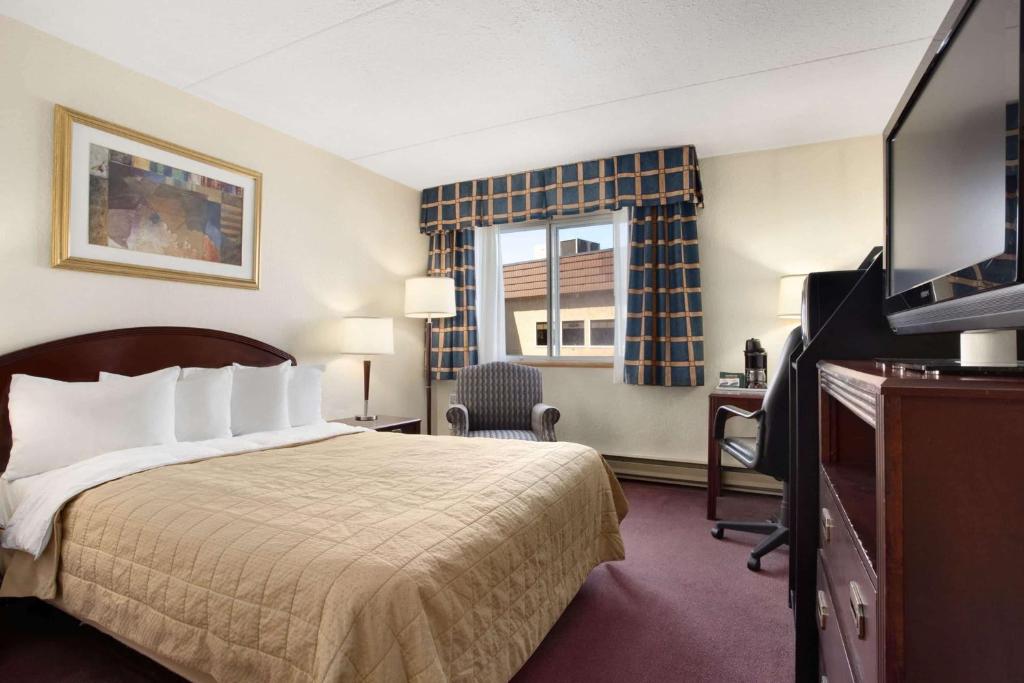 Travelodge by Wyndham Ottawa East photo 2