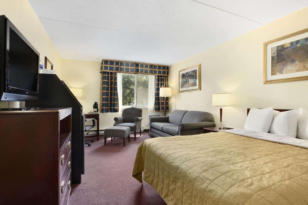 Travelodge by Wyndham Ottawa East photo 3