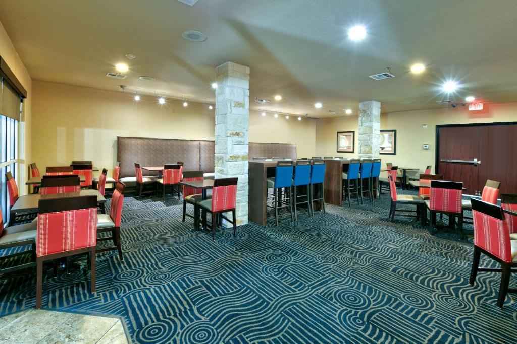 Comfort Suites Arlington - Entertainment District photo 3