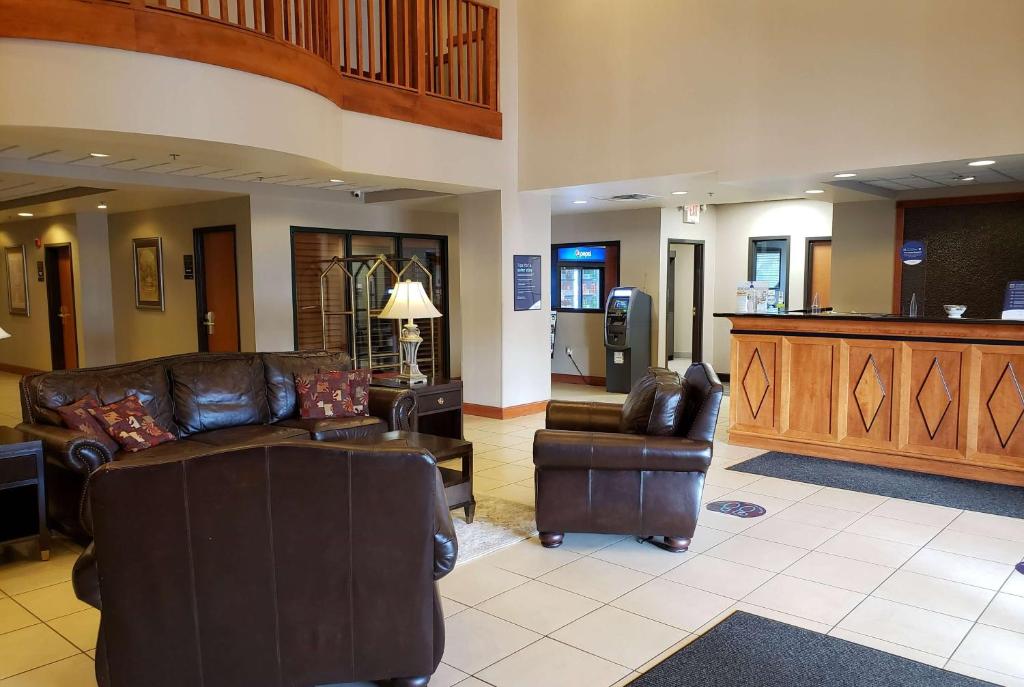 Wingate by Wyndham Coon Rapids photo 2