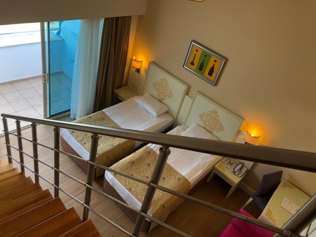 Crystal Admiral Resort Suites & Spa - Ultimate All Inclusive photo 1
