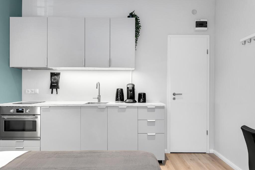 Modern Studio in Downtown Reykjavík - Tap to explore photos