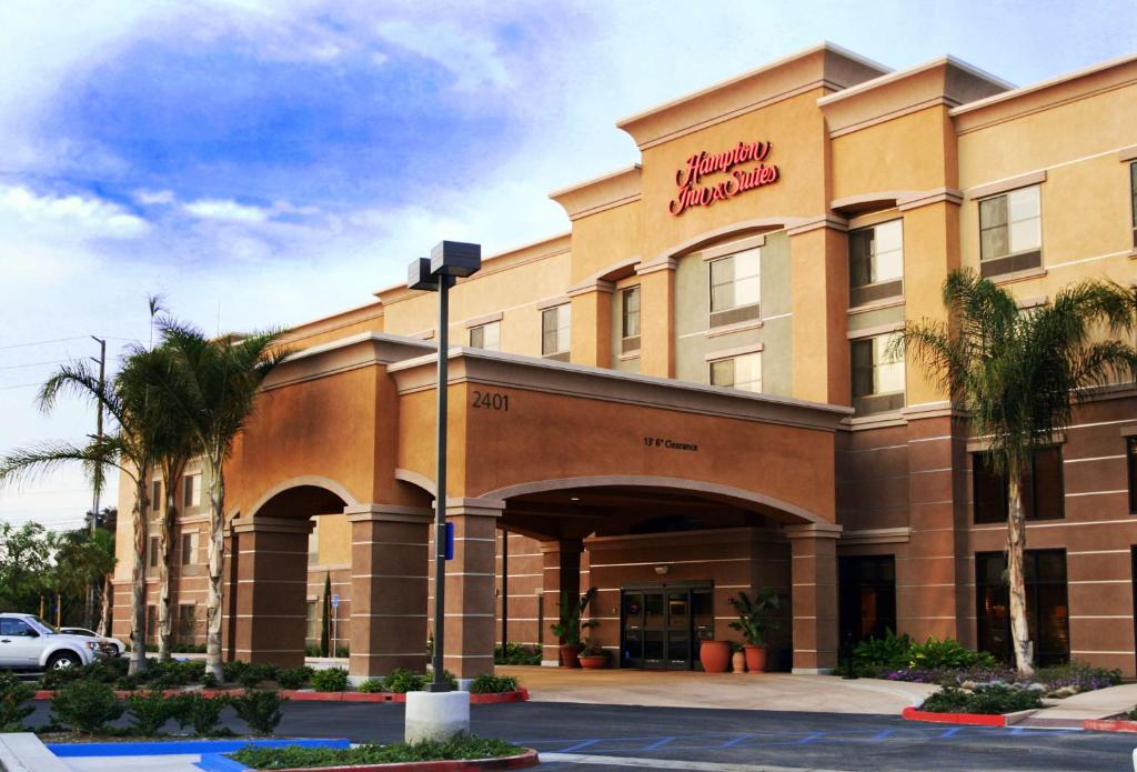 Hampton Inn & Suites Seal Beach image