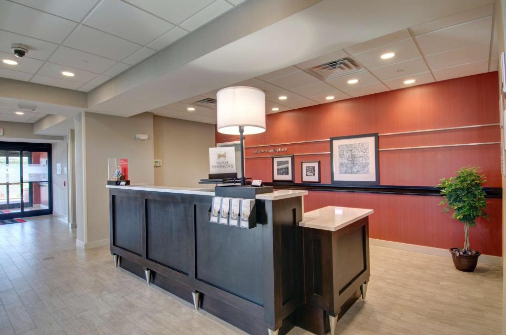 Hampton Inn & Suites Springfield Downtown photo 4
