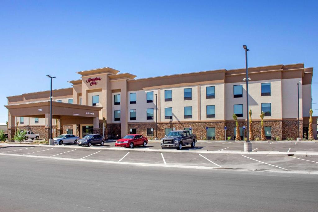HAMPTON INN PARKER AZ - Tap to explore photos