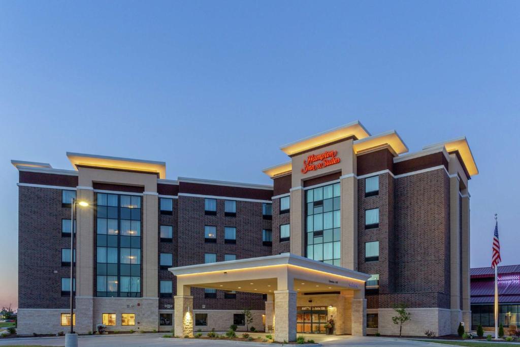 Hampton Inn & Suites Burlington photo 1