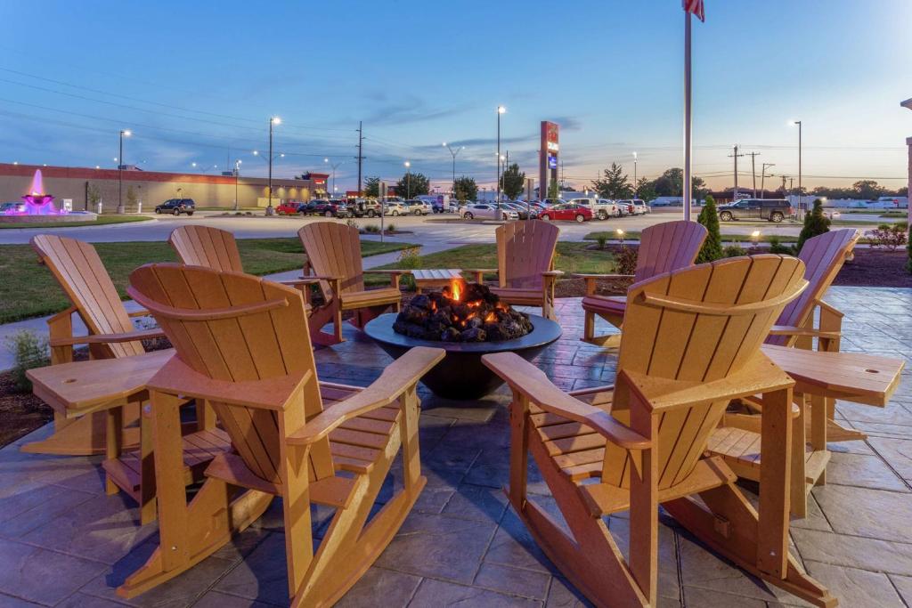 Hampton Inn & Suites Burlington photo 2