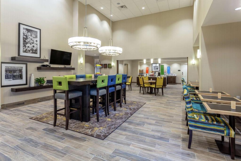 Hampton Inn & Suites Burlington photo 3
