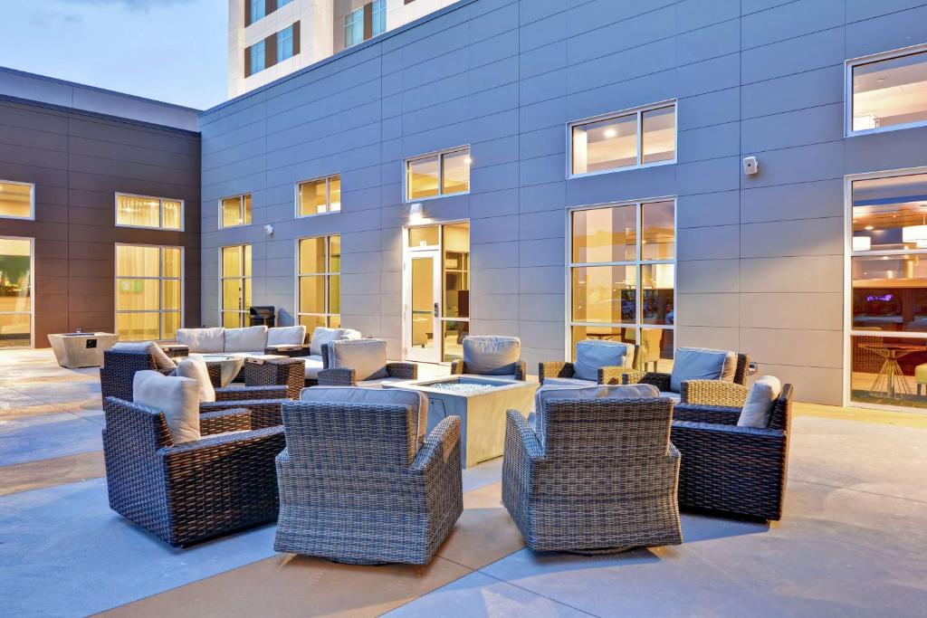 Embassy Suites By Hilton Plainfield Indianapolis Airport photo 2