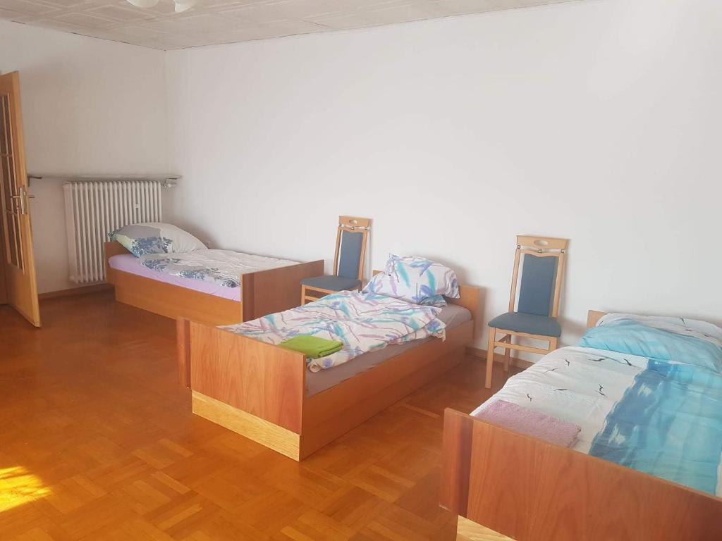 Pension Ehringshausen Room Type - Economy Triple Room with Shared Bathroom