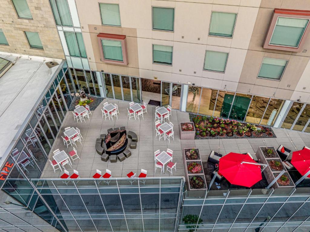 The Art Hotel Denver, Curio Collection by Hilton photo 2