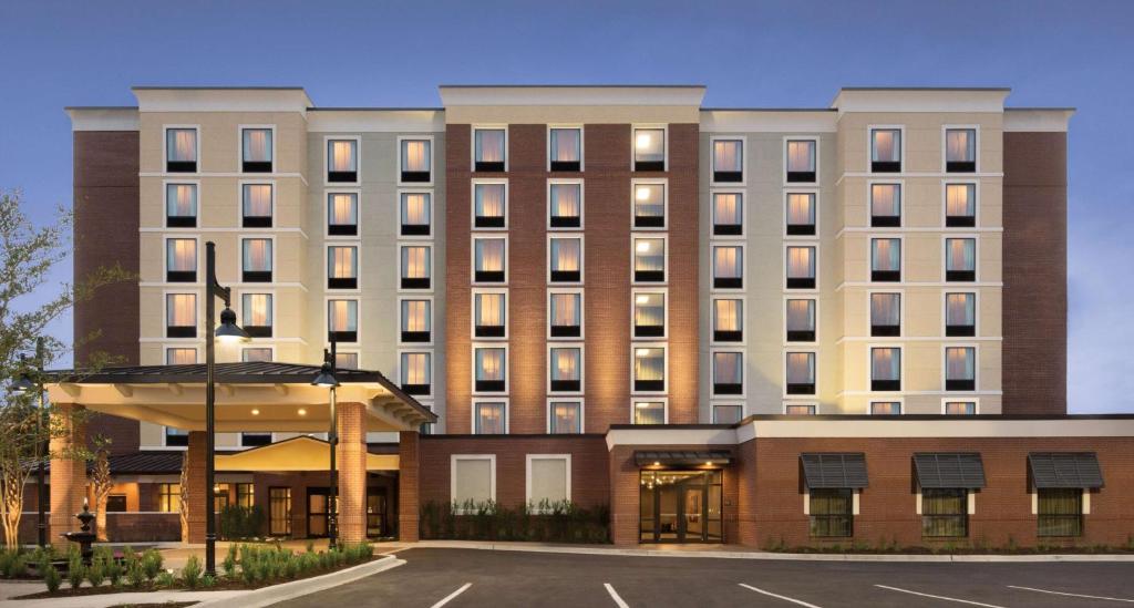 DoubleTree by Hilton Charleston Mount Pleasant photo 1