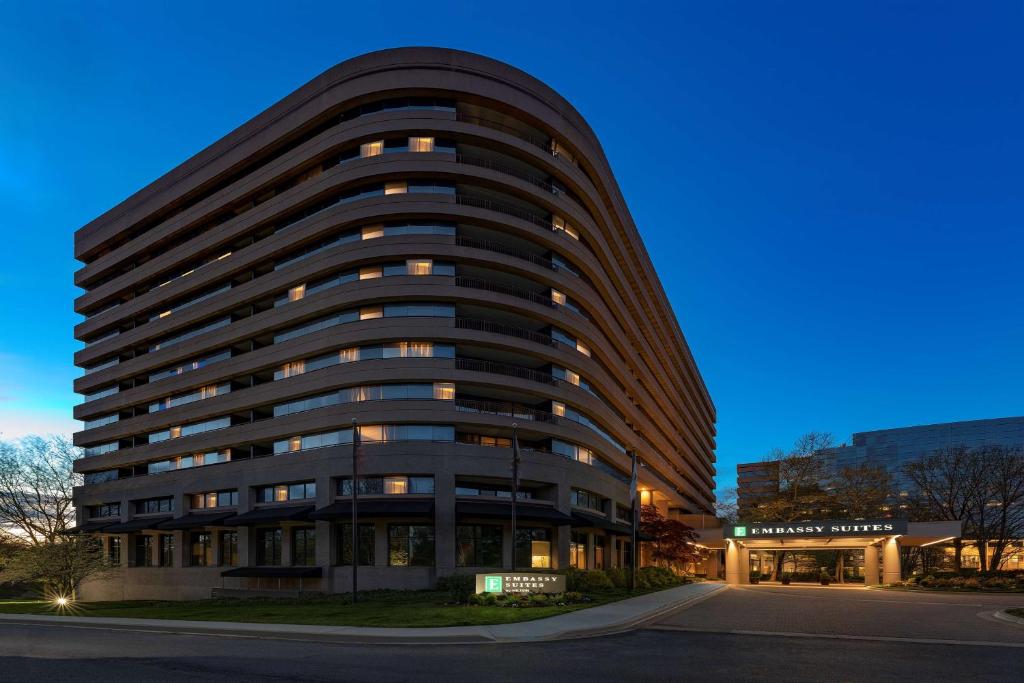 Embassy Suites by Hilton Bethesda Washington DC photo 1