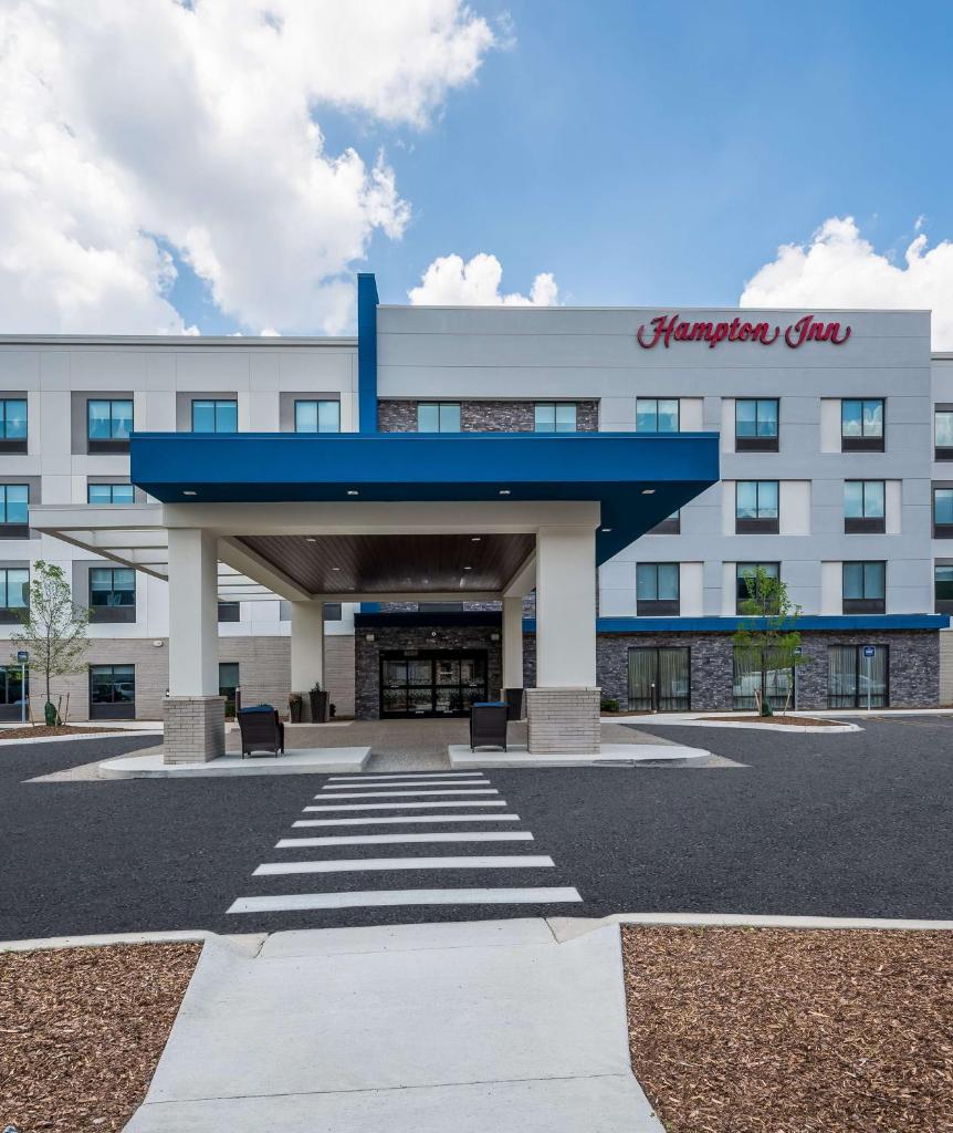 Hampton Inn Detroit Southfield image