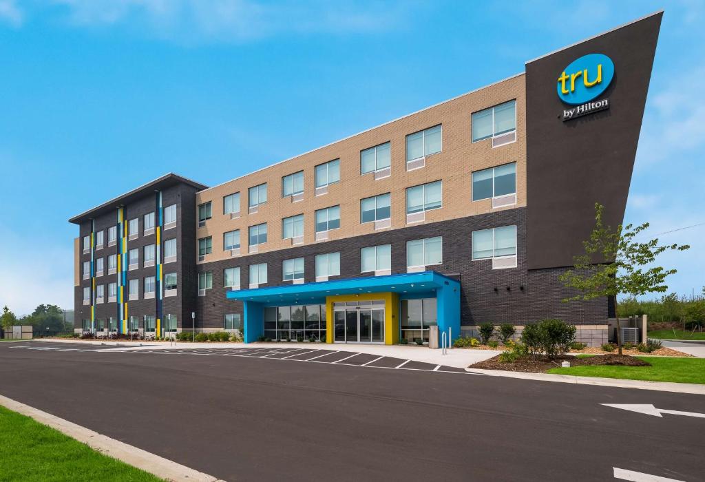 Tru By Hilton Novi Detroit image