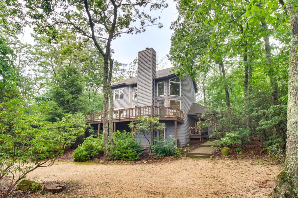 Wintergreen Resort Home with Deck and Community Pool