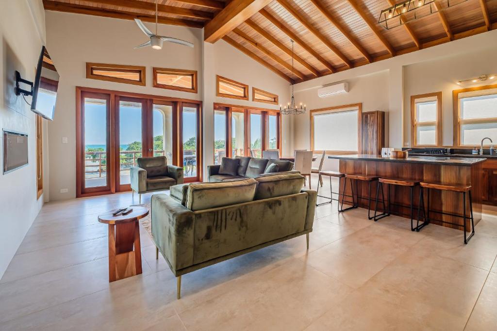 Beachfront Villa Island Pearl Gold Standard Certified photo 1