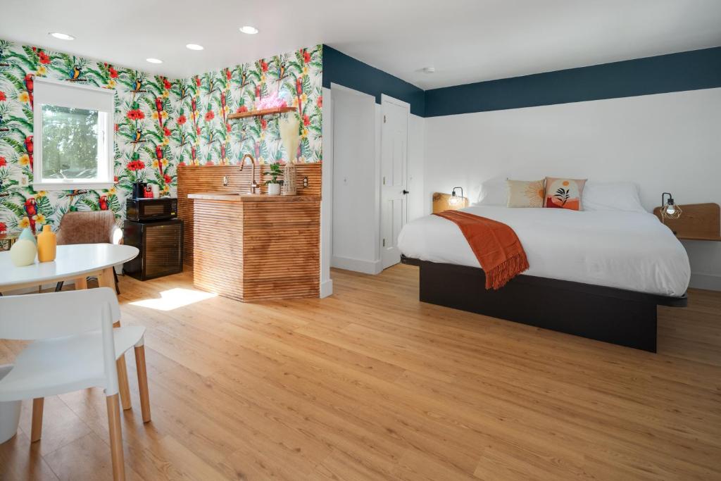 The Birches Motel image