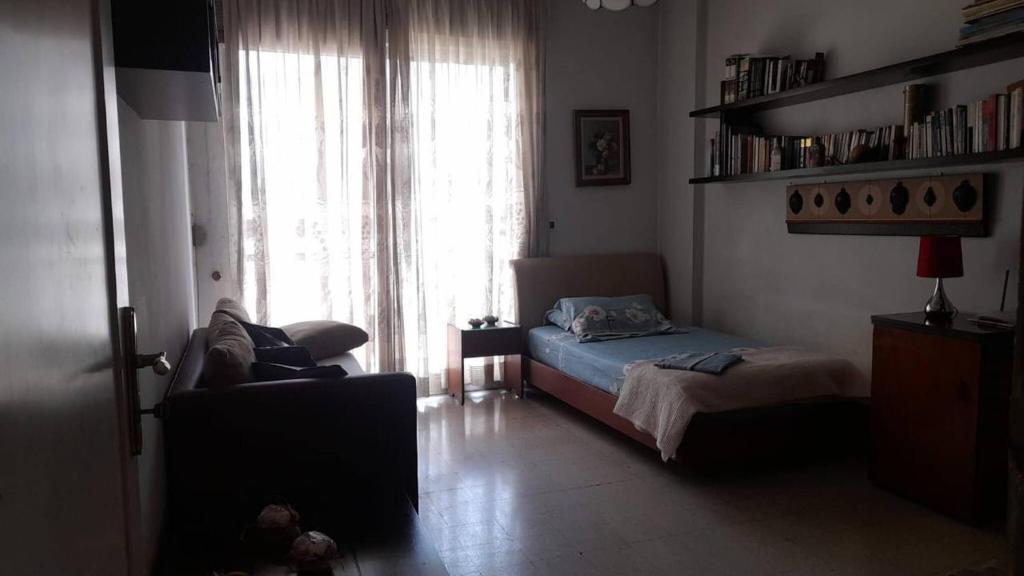 New Jdeideh, Furnished Apt, Great Location,parking photo 1