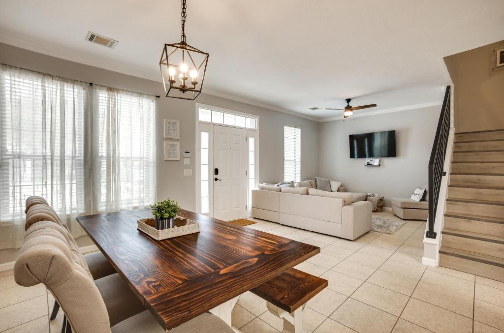 Modern College Station Home Near Texas AandM!