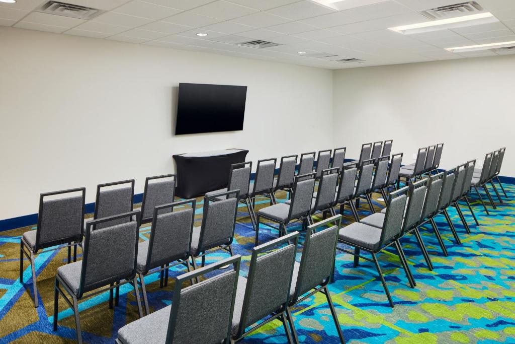 Candlewood Suites - Lebanon, an IHG Hotel photo 4