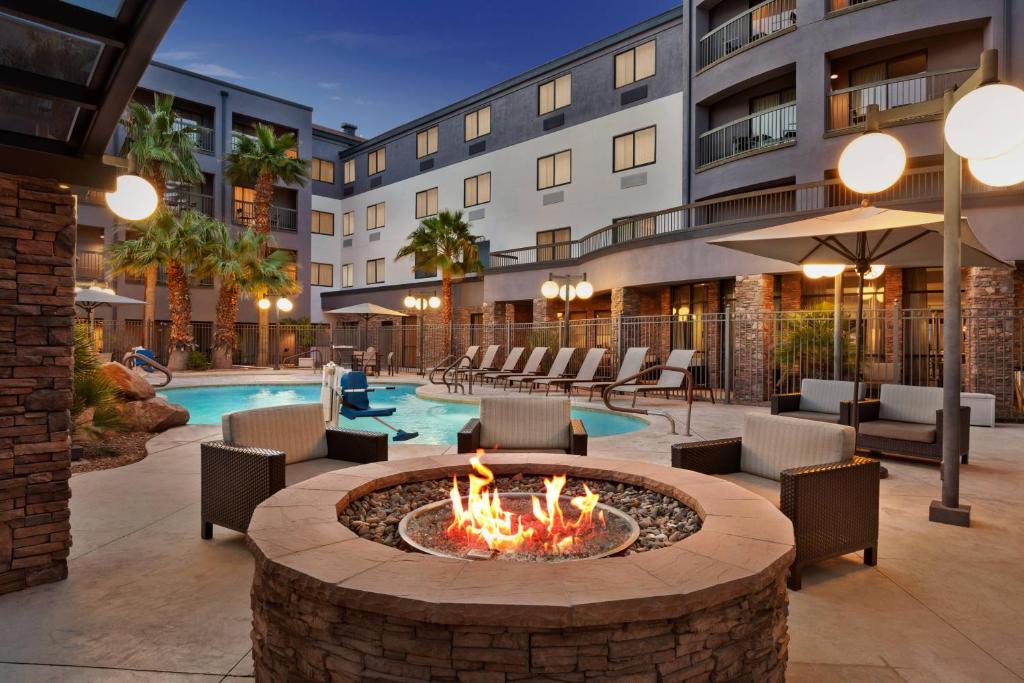 Courtyard By Marriott Las Vegas Stadium Area image