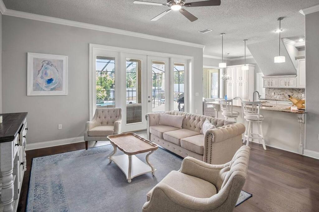 Elegant Home with Pool, Office, Theater, and Fence photo 1
