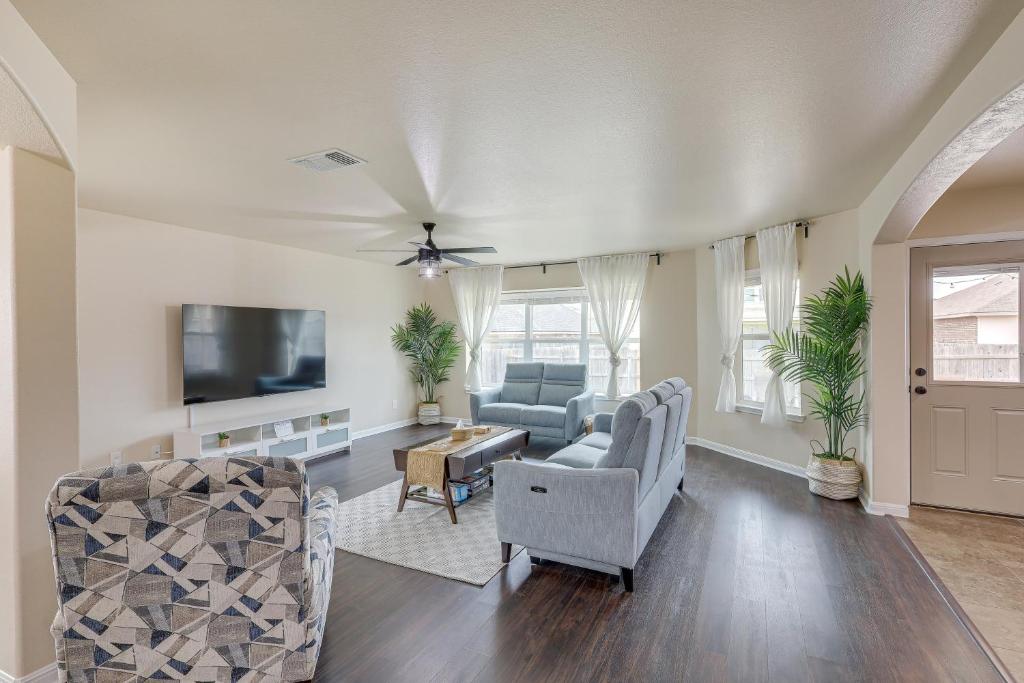 Modern Killeen Vacation Rental with Private Patio! photo 3