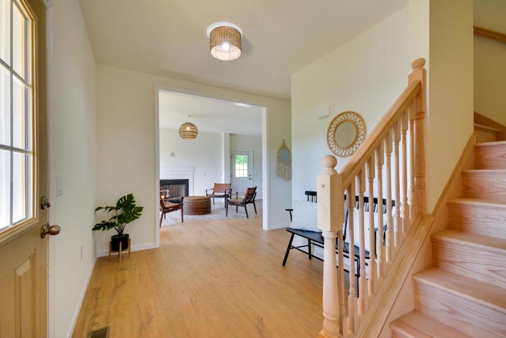 Timeless Hillsville Farmhouse Blue Ridge Parkway! photo 3