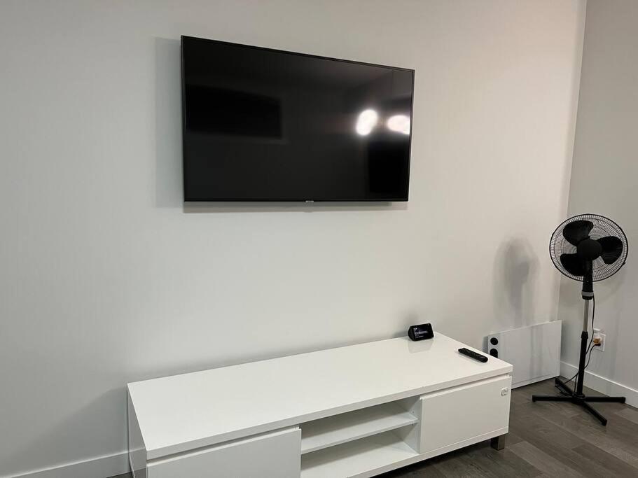 Modern Luxury Private Suite photo 2