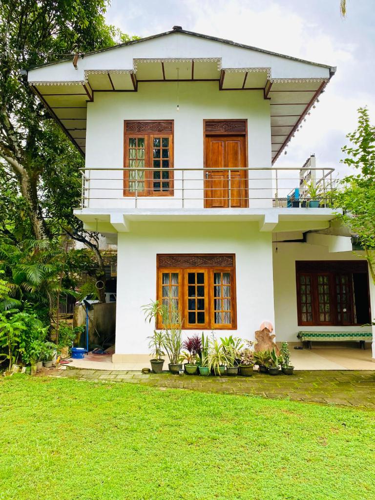 Summer Ridge - Homestay
