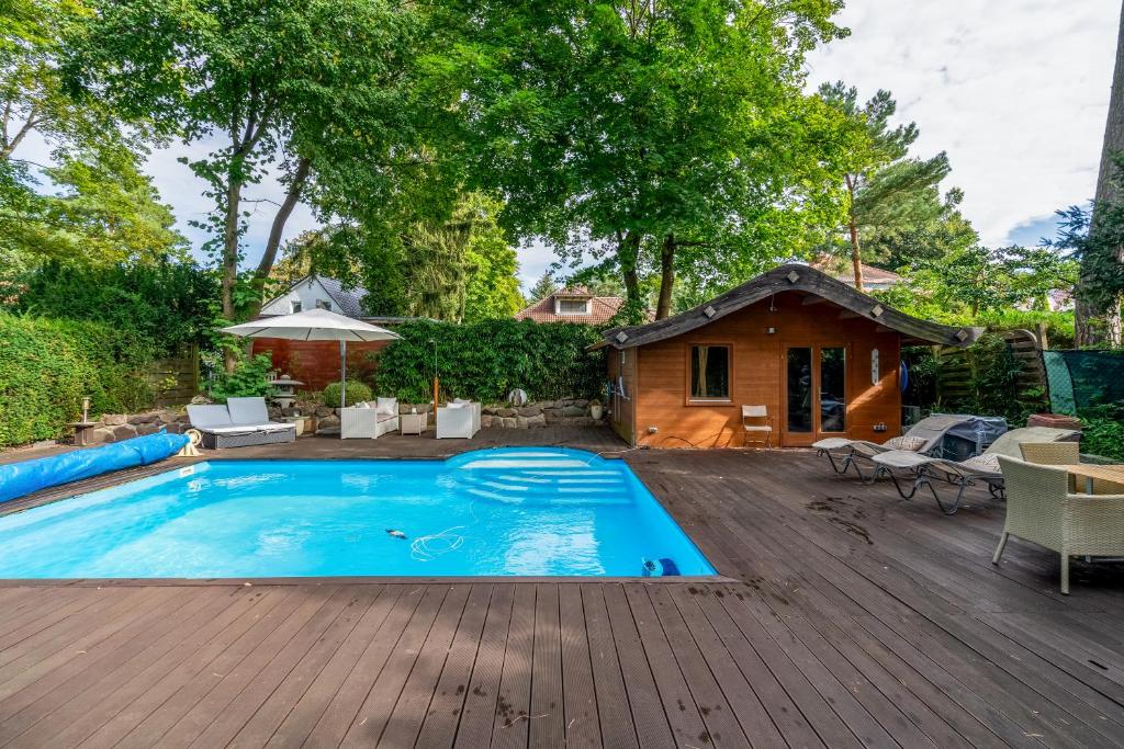 Luxury Hideaway with Garden and Sauna photo 4