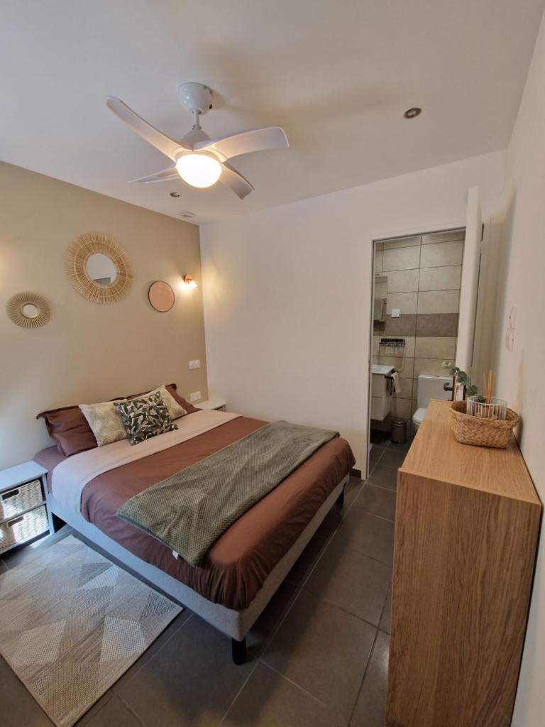 Mas les jasses Chambre d'hôte calme et agréable à la campagne photo 3