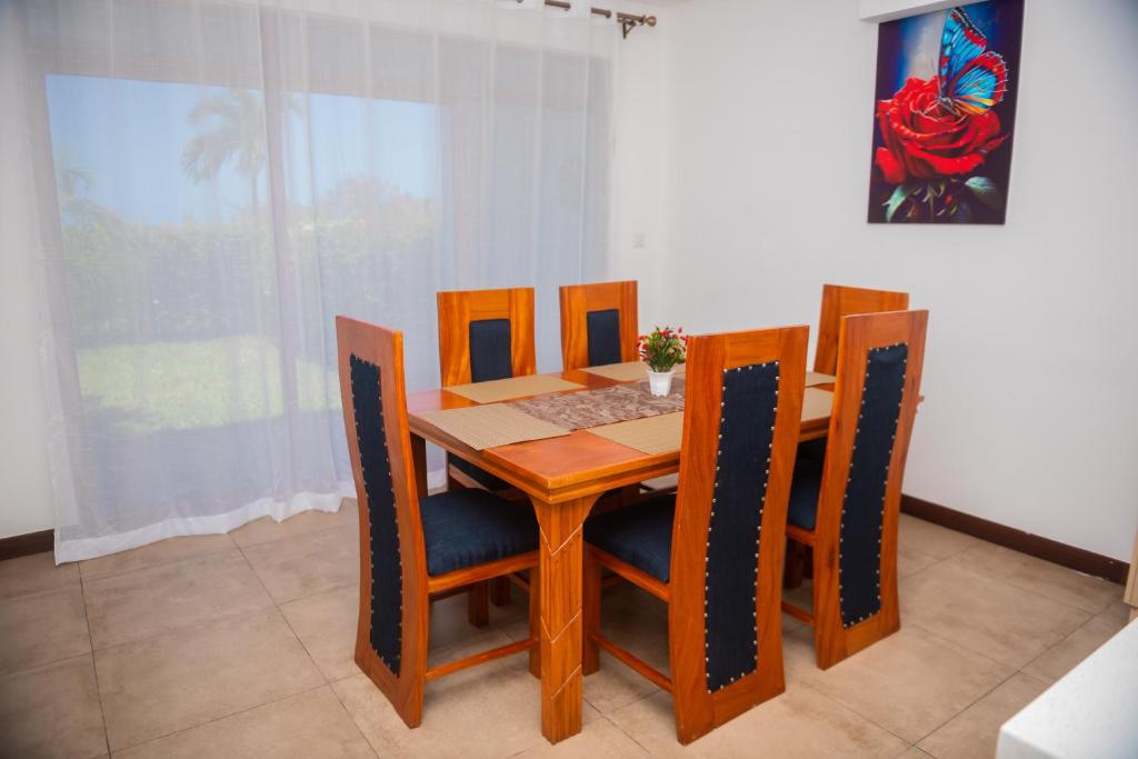 Njakaimba Beachfront Villa. photo 3