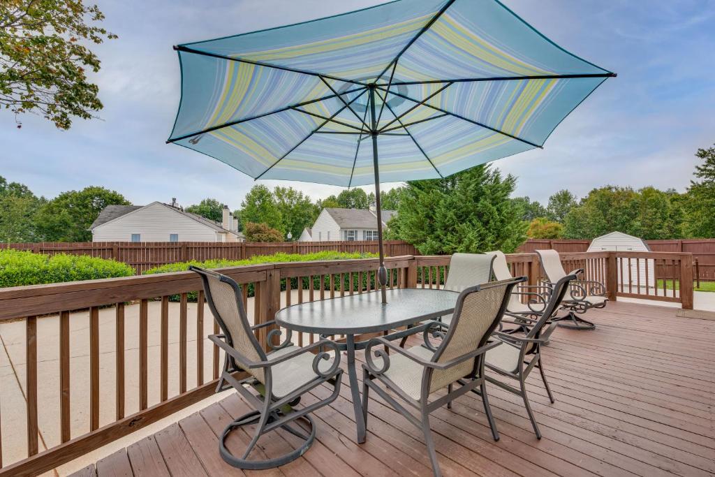 Welcoming Norcross Cottage with Deck and Shared Grill! photo 1