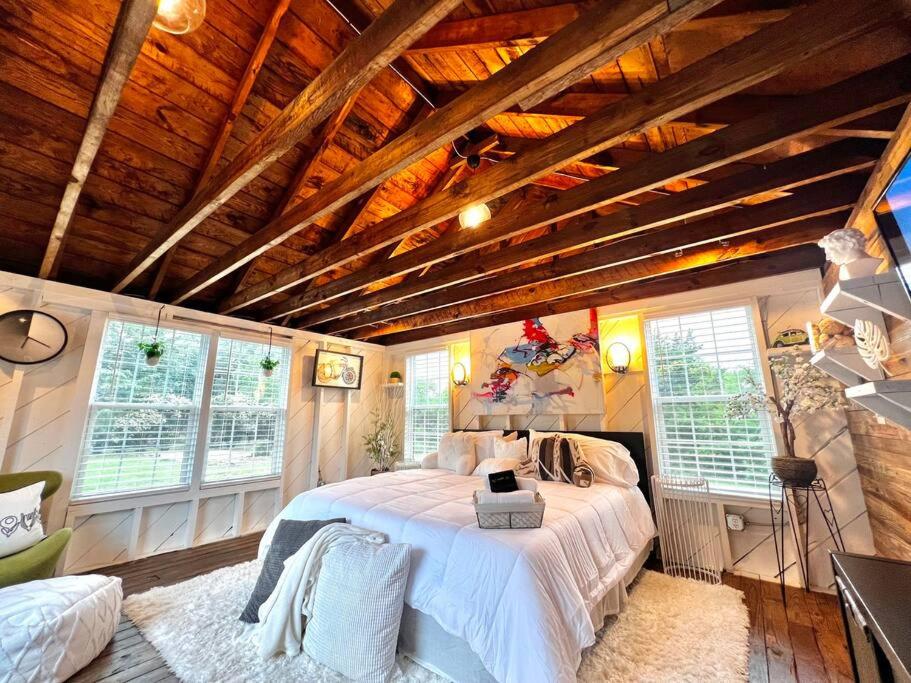 Tiny House Hideaway with King Bed photo 3