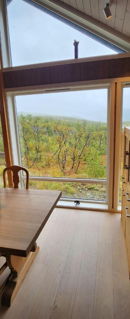 Big 3 bedrom cabin at Grønnliskaret, Ringvassøya. photo 1