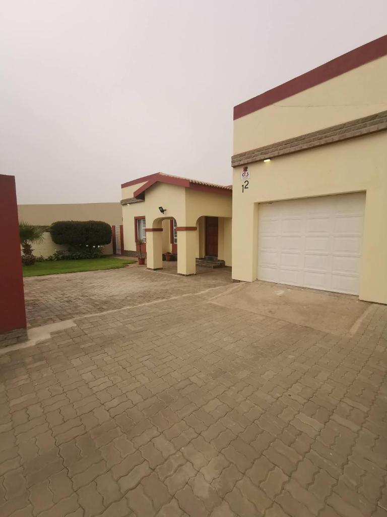Oasis Self-Catering photo 4