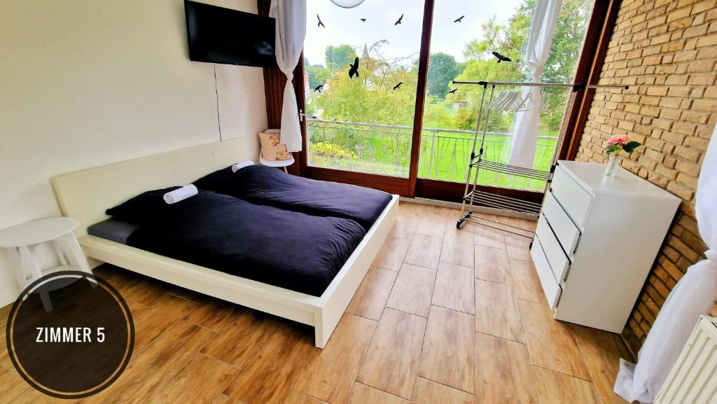Appartement 4 Personen - Zimmer in Wohnung, zentral, ruhig, modern photo 2