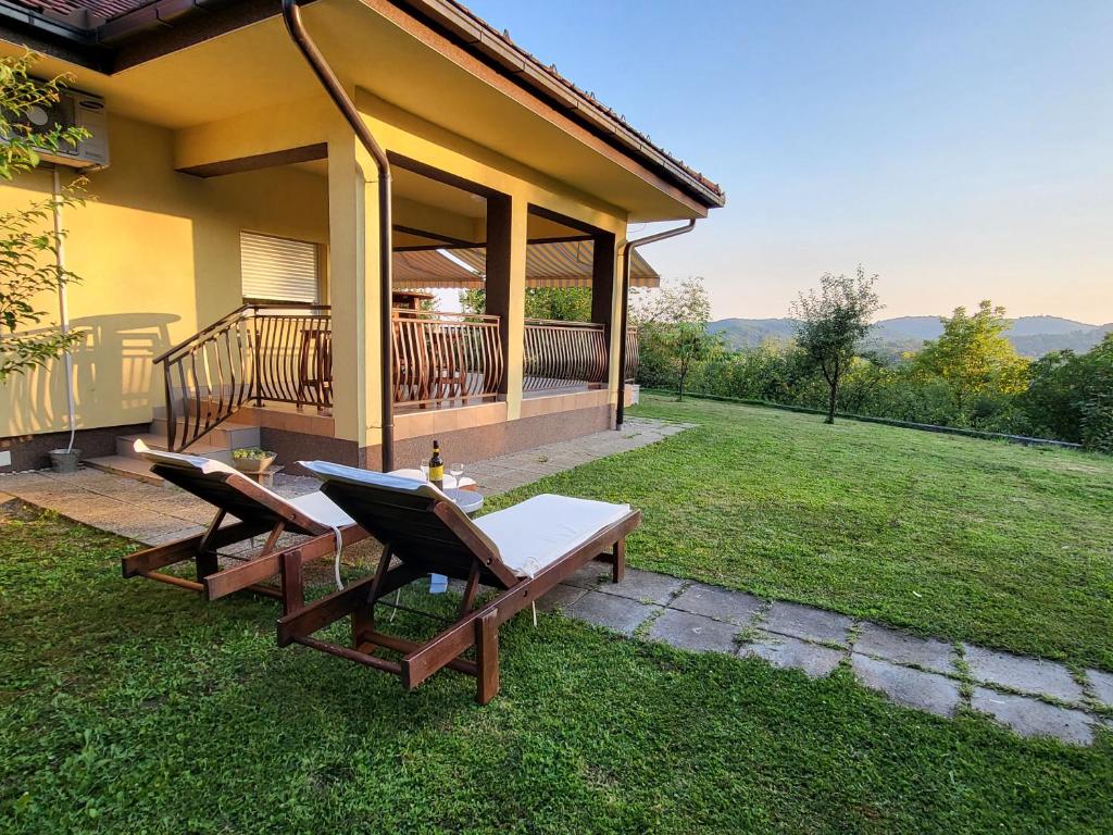 Beautiful home "Yellow Secret" with 2 bedrooms, big terrace and backyard photo 1