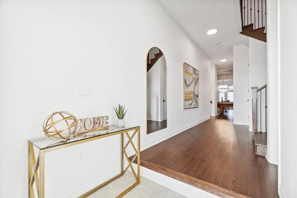 Barrie Luxe, Pool Table 6 BR 6 BA Custom Design A+ Location photo 3