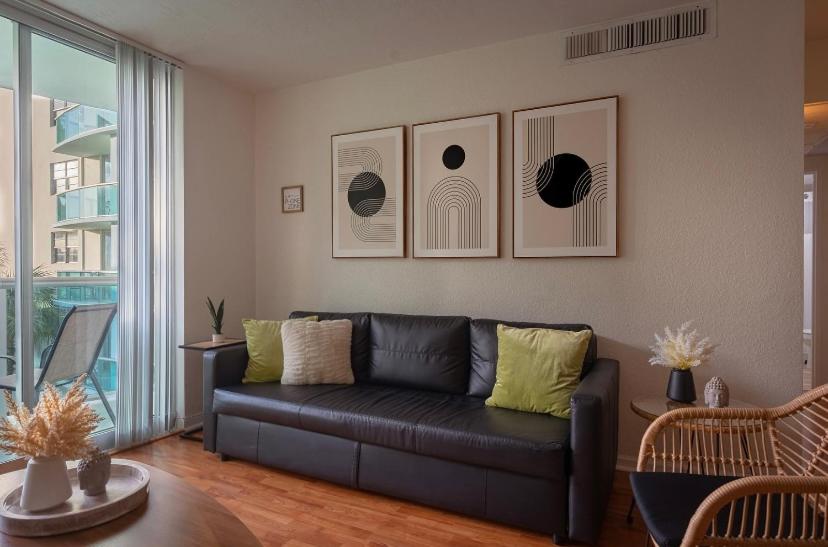 Tides Condominiums photo 3